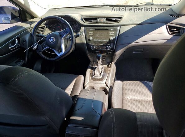 JN8AT2MT7HW380687 2017 NISSAN ROGUE Белый Вид панели приборов