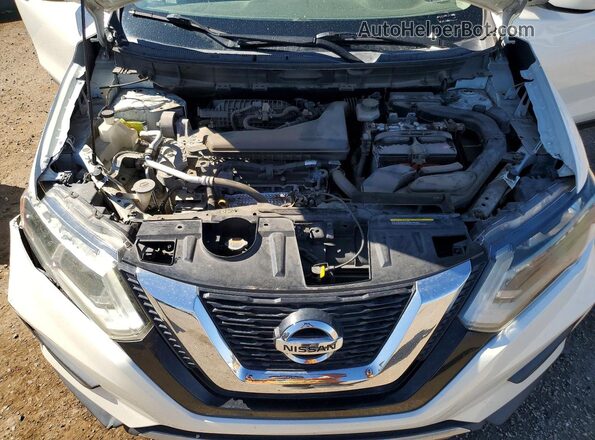 JN8AT2MT7HW380687 2017 NISSAN ROGUE Белый Вид задней части салона