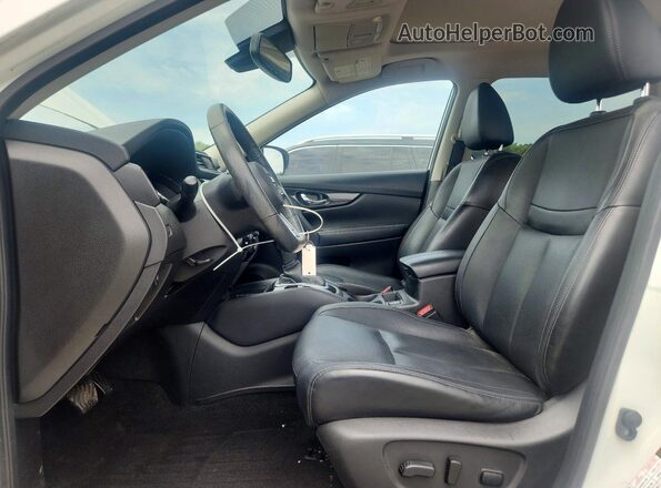 JN8AT2MT7JW490497 2018 NISSAN ROGUE White Widok wnętrza z przodu
