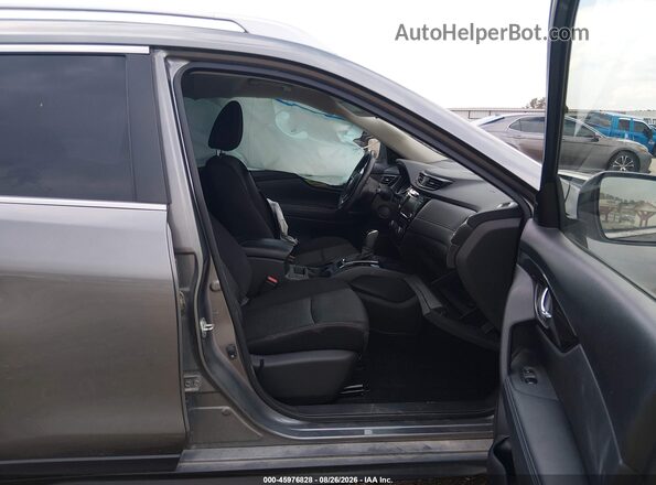 JN8AT2MT7KW500642 2019 NISSAN ROGUE Серый Вид салона спереди
