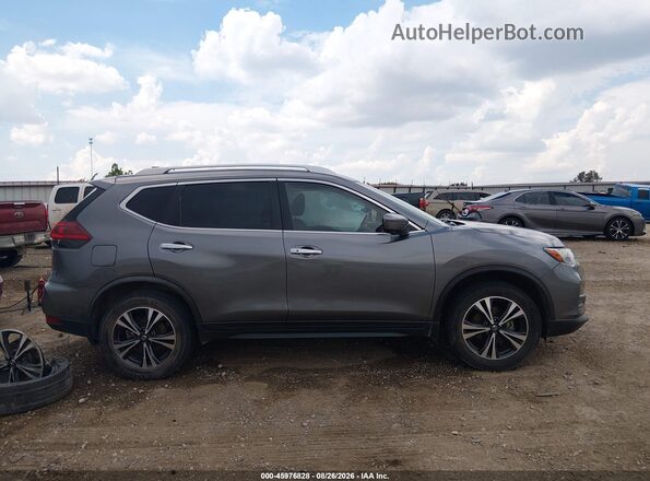JN8AT2MT7KW500642 2019 NISSAN ROGUE Серый Вид задней части салона