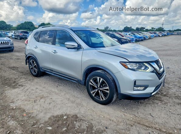 JN8AT2MT8JW456892 2018 NISSAN ROGUE Silver უკანა ხედი