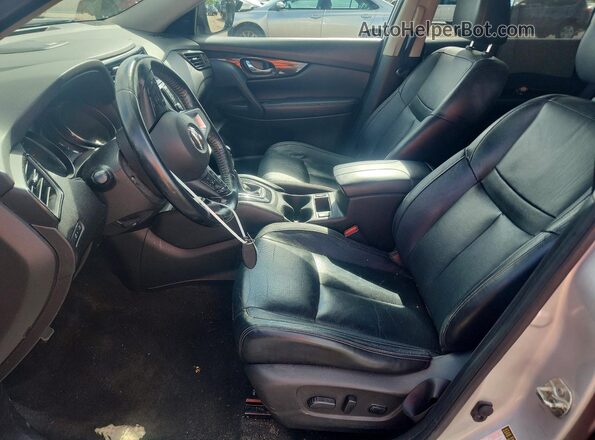 JN8AT2MT8JW456892 2018 NISSAN ROGUE Silver ძრავის განყოფილების ხედი