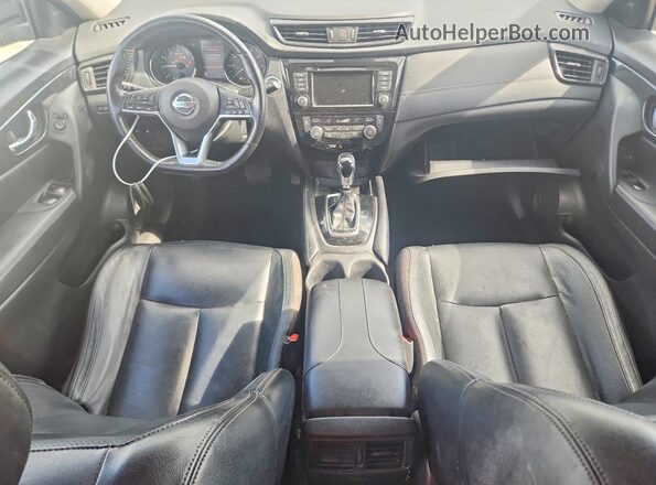 JN8AT2MT8JW456892 2018 NISSAN ROGUE Silver VIN კოდის სტიკერის ხედი