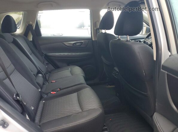JN8AT2MT8LW001771 2020 NISSAN ROGUE Silver Rear seats view