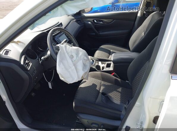 JN8AT2MT9JW469005 2018 NISSAN ROGUE White Front interior view