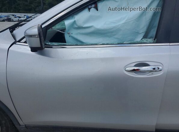 JN8AT2MT9LW033516 2020 NISSAN ROGUE Silver Front interior view