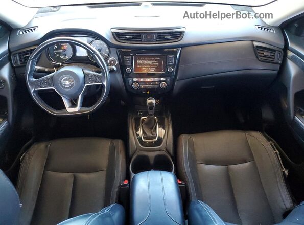 JN8AT2MTXJW464802 2018 NISSAN ROGUE Синий Вид панели приборов