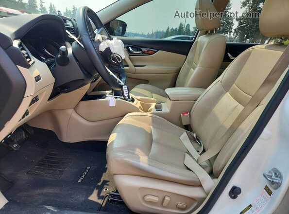 JN8AT2MV0HW254155 2017 NISSAN ROGUE Белый Вид салона спереди