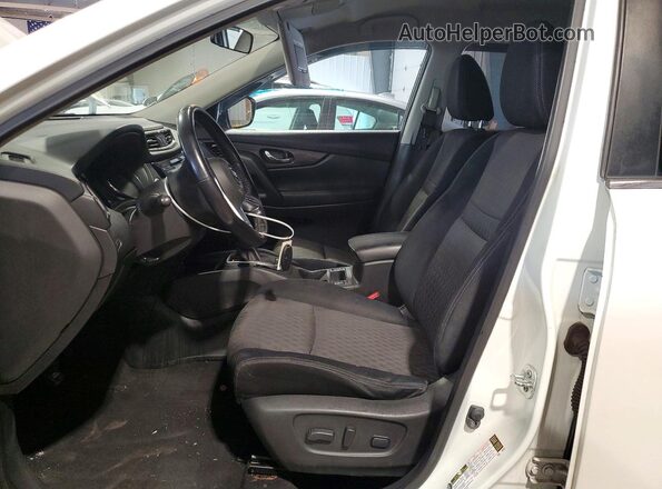 JN8AT2MV0HW266340 2017 NISSAN ROGUE White Widok wnętrza z przodu