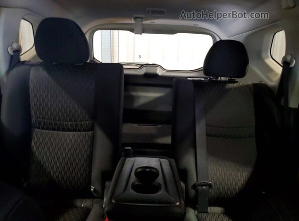 JN8AT2MV0HW266340 2017 NISSAN ROGUE White Widok tylnych siedzeń