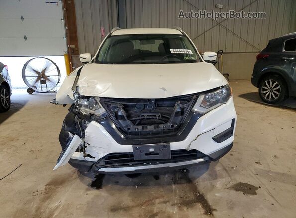 JN8AT2MV0HW266340 2017 NISSAN ROGUE White Widok z przodu