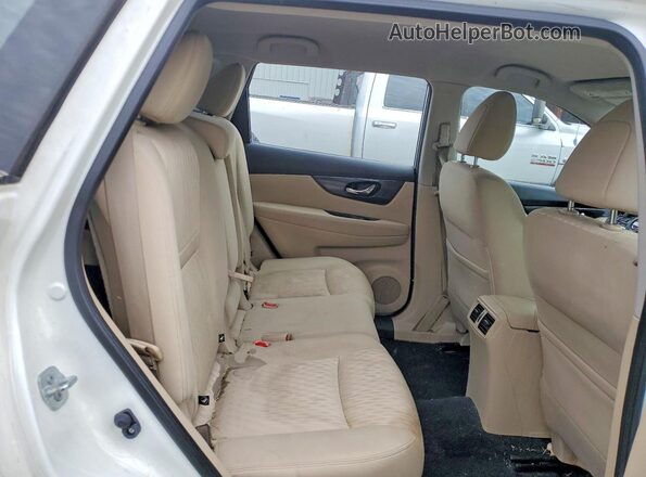 JN8AT2MV1HW009736 2017 NISSAN ROGUE White Widok tylnych siedzeń