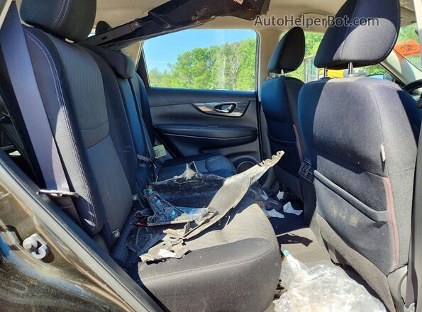 JN8AT2MV1HW015763 2017 NISSAN ROGUE Зеленый Вид задней части салона