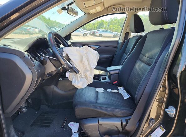 JN8AT2MV1HW015763 2017 NISSAN ROGUE Зеленый Вид салона спереди