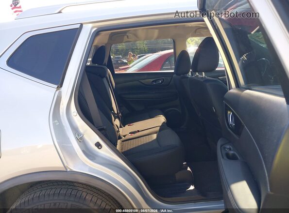 JN8AT2MV1JW351628 2018 NISSAN ROGUE Silver VIN კოდის სტიკერის ხედი
