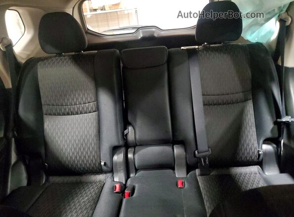 JN8AT2MV2HW275086 2017 NISSAN ROGUE Red Вид задніх сидінь