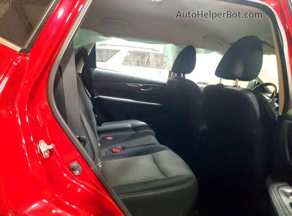 JN8AT2MV2HW275086 2017 NISSAN ROGUE Red Вид задньої частини салону