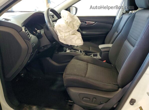 JN8AT2MV2JW307198 2018 NISSAN ROGUE Белый Вид салона спереди