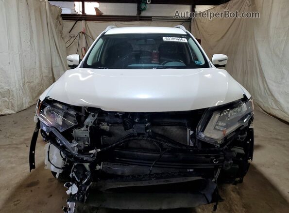 JN8AT2MV2JW307198 2018 NISSAN ROGUE Белый Вид спереди