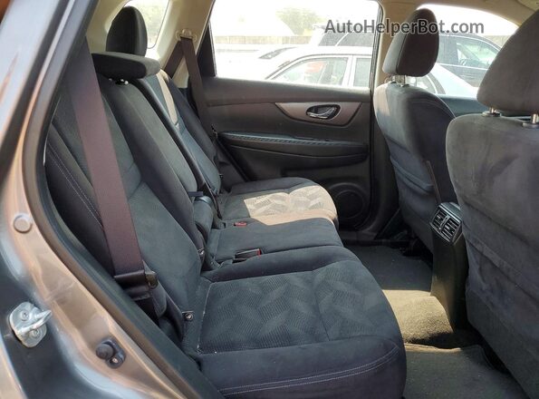 JN8AT2MV3GW138205 2016 NISSAN ROGUE Gray Rear interior view