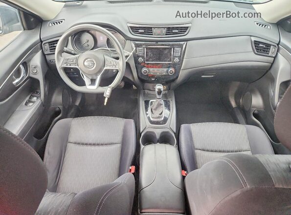 JN8AT2MV3JW310286 2018 NISSAN ROGUE Black Widok tylnych siedzeń