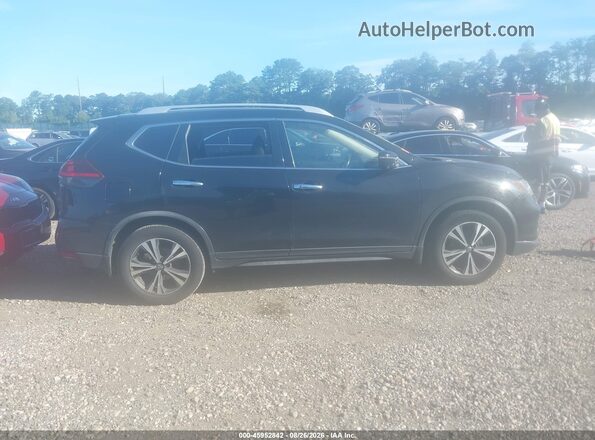 JN8AT2MV3KW370490 2019 NISSAN ROGUE Black უკანა სალონის ხედი