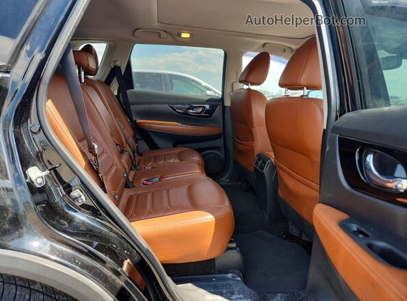 JN8AT2MV4JW320373 2018 NISSAN ROGUE Black Вид задньої частини салону