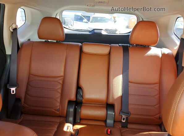 JN8AT2MV4JW345225 2018 NISSAN ROGUE White უკანა სავარძლების ხედი