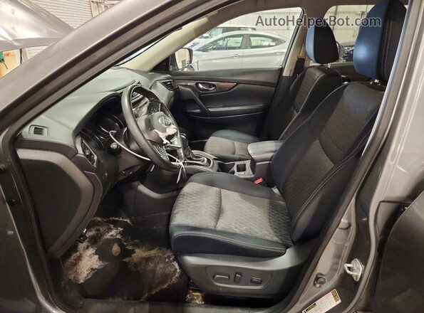 JN8AT2MV5HW012039 2017 NISSAN ROGUE Gray Widok wnętrza z przodu