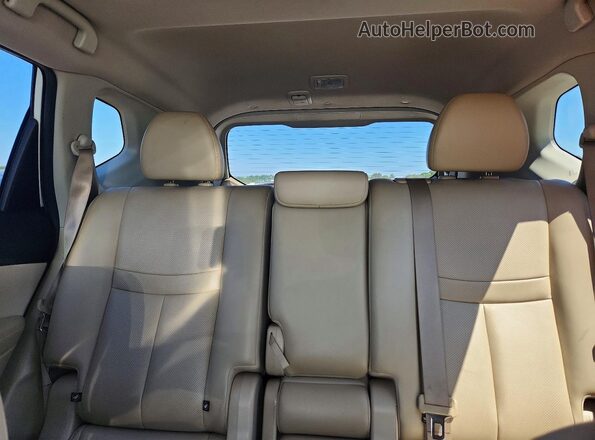 JN8AT2MV5JW342298 2018 NISSAN ROGUE White Вид задніх сидінь