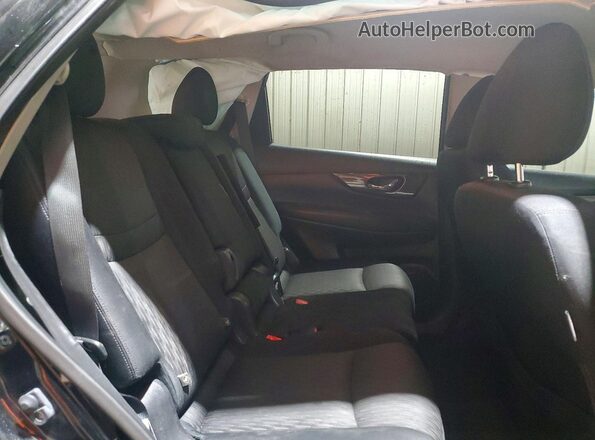 JN8AT2MV6JW311013 2018 NISSAN ROGUE Черный Вид задней части салона