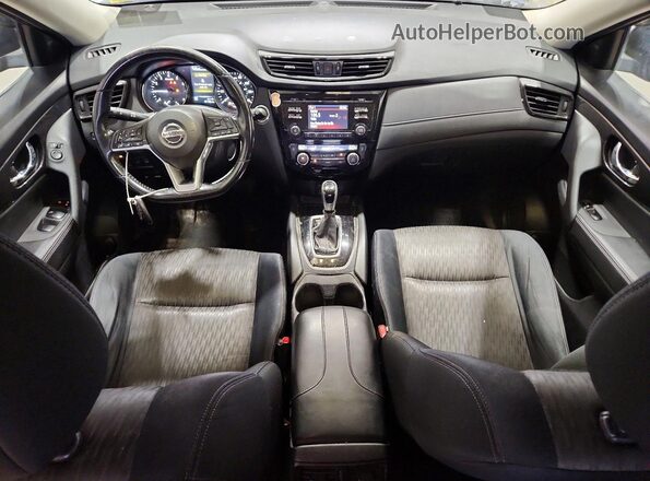 JN8AT2MV7HW004296 2017 NISSAN ROGUE Blue Widok deski rozdzielczej