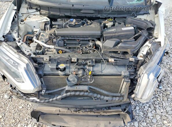JN8AT2MV7HW014522 2017 NISSAN ROGUE White Շարժիչի բաժամունքի տեսք