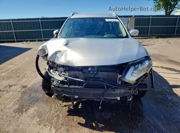 JN8AT2MV7HW267534 2017 NISSAN ROGUE Silver Widok z przodu