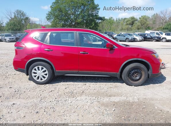 JN8AT2MV7HW276332 2017 NISSAN ROGUE Красный Вид задней части салона
