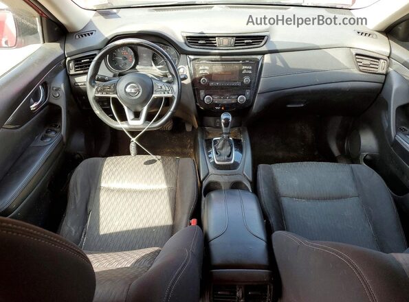 JN8AT2MV7HW284267 2017 NISSAN ROGUE Red Widok deski rozdzielczej