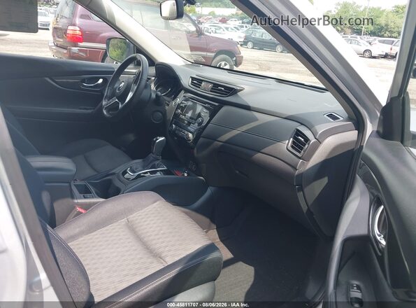 JN8AT2MV8HW019356 2017 NISSAN ROGUE Silver წინა სალონის ხედი