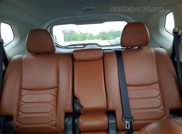 JN8AT2MV8HW024380 2017 NISSAN ROGUE White უკანა სავარძლების ხედი