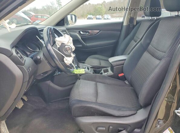 JN8AT2MV8HW026727 2017 NISSAN ROGUE Зеленый Вид салона спереди