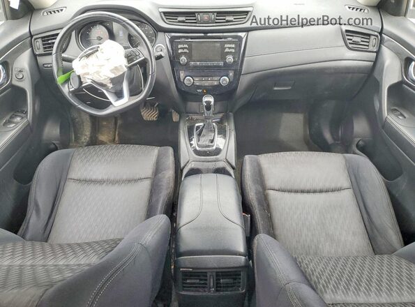 JN8AT2MV8HW026727 2017 NISSAN ROGUE Зеленый Вид панели приборов