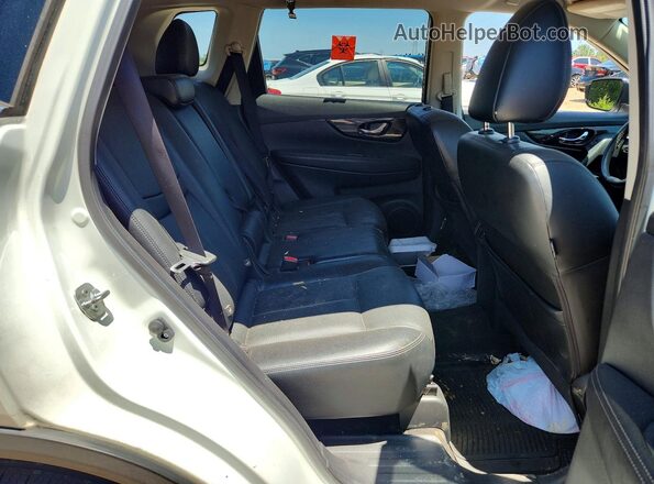 JN8AT2MV8HW271835 2017 NISSAN ROGUE Белый Вид задней части салона