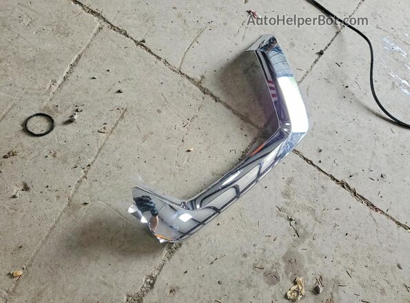 JN8AT2MV8LW108904 2020 NISSAN ROGUE White VIN sticker view