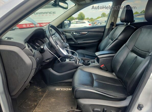 JN8AT2MV9JW305366 2018 NISSAN ROGUE Silver წინა სალონის ხედი