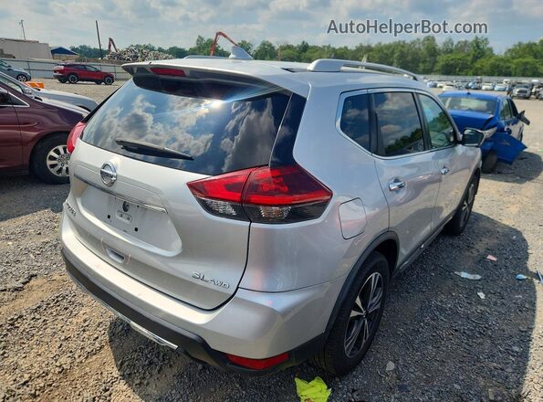 JN8AT2MV9JW305366 2018 NISSAN ROGUE Silver უკანა მარჯვენა