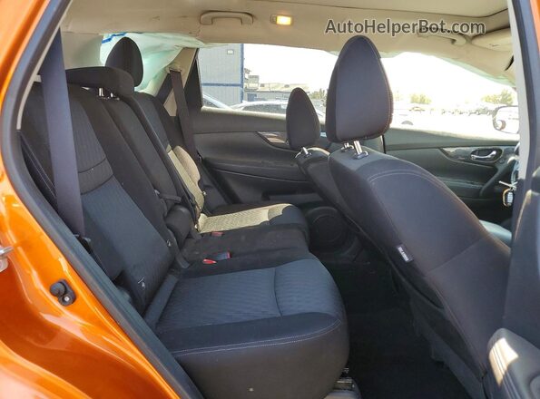 JN8AT2MV9JW355104 2018 NISSAN ROGUE Orange Հետևի նստատեղերի տեսք