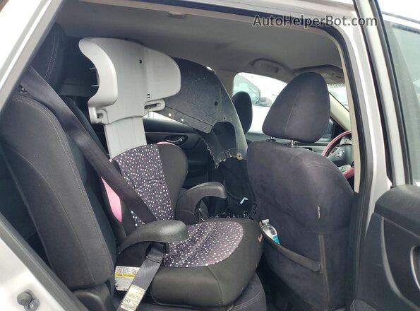 JN8AT2MVXGW146298 2016 NISSAN ROGUE Серебряный Вид задней части салона