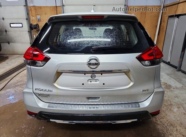 JN8AT2MVXHW025756 2017 NISSAN ROGUE Silver Widok z tyłu