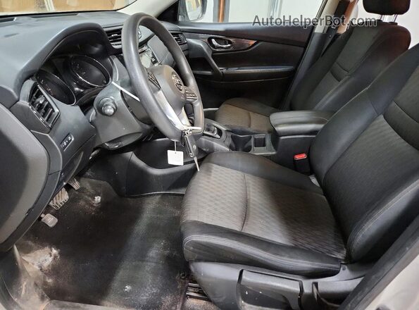 JN8AT2MVXHW025756 2017 NISSAN ROGUE Silver Widok wnętrza z przodu