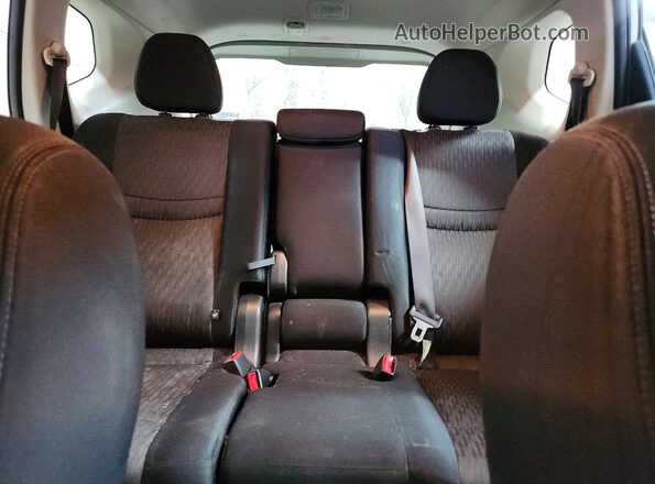 JN8AT2MVXHW025756 2017 NISSAN ROGUE Silver Widok tylnych siedzeń